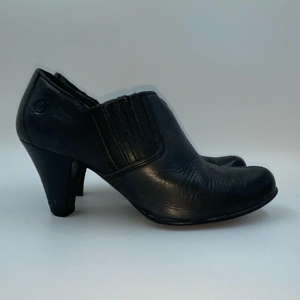 Black Pebbled Leather Faux Stacked Heel Børn Shootie Bootie, Size 7 - Picture 2 of 11